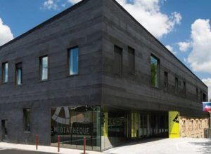 Médiathèque et siège de la communauté de communes à Podensac (33) - King Kong Atelier d'architecture